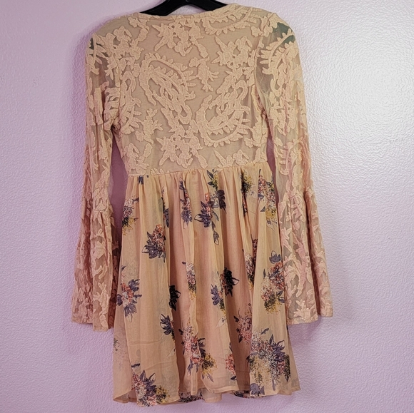 Xhilaration Bell long Sleeve  Mini Floral Dress/  XS. - Picture 2 of 9